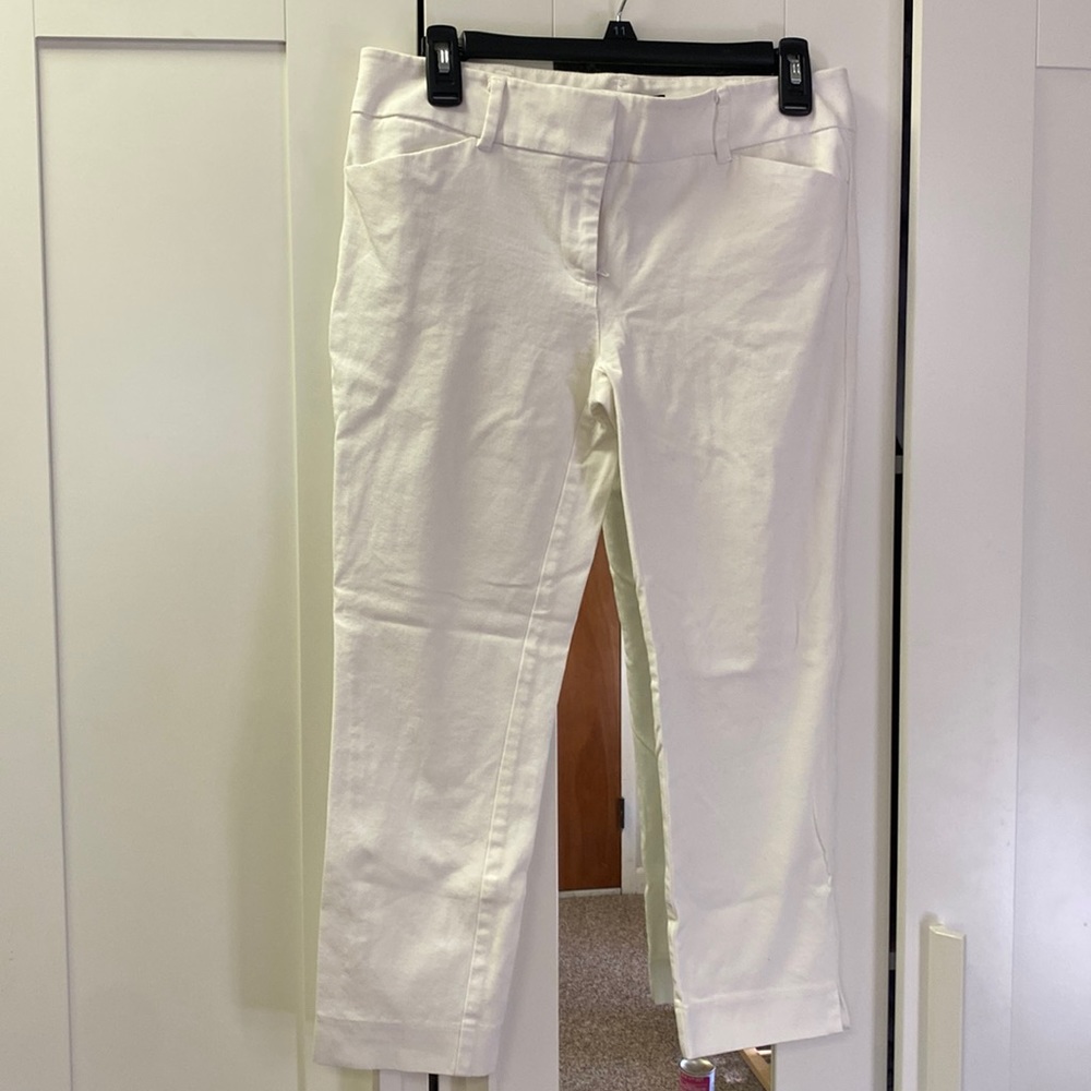 New York and company white pants. Good condition size 6